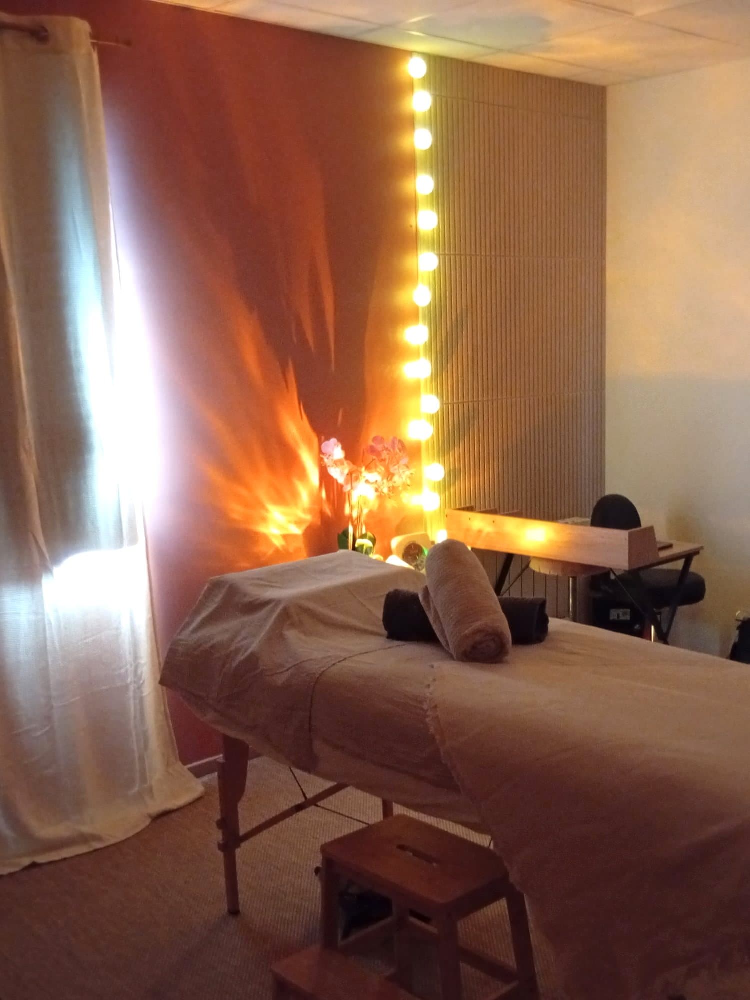 Cabine de Grand Fougeray en lumière tamisée, où se déroulent les rituels Head Spa